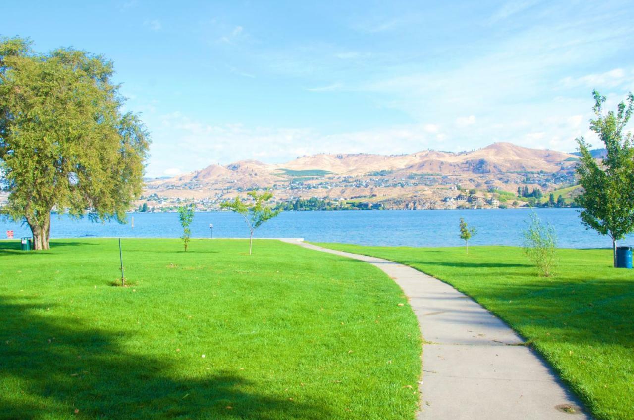 Lakeside And Chelan